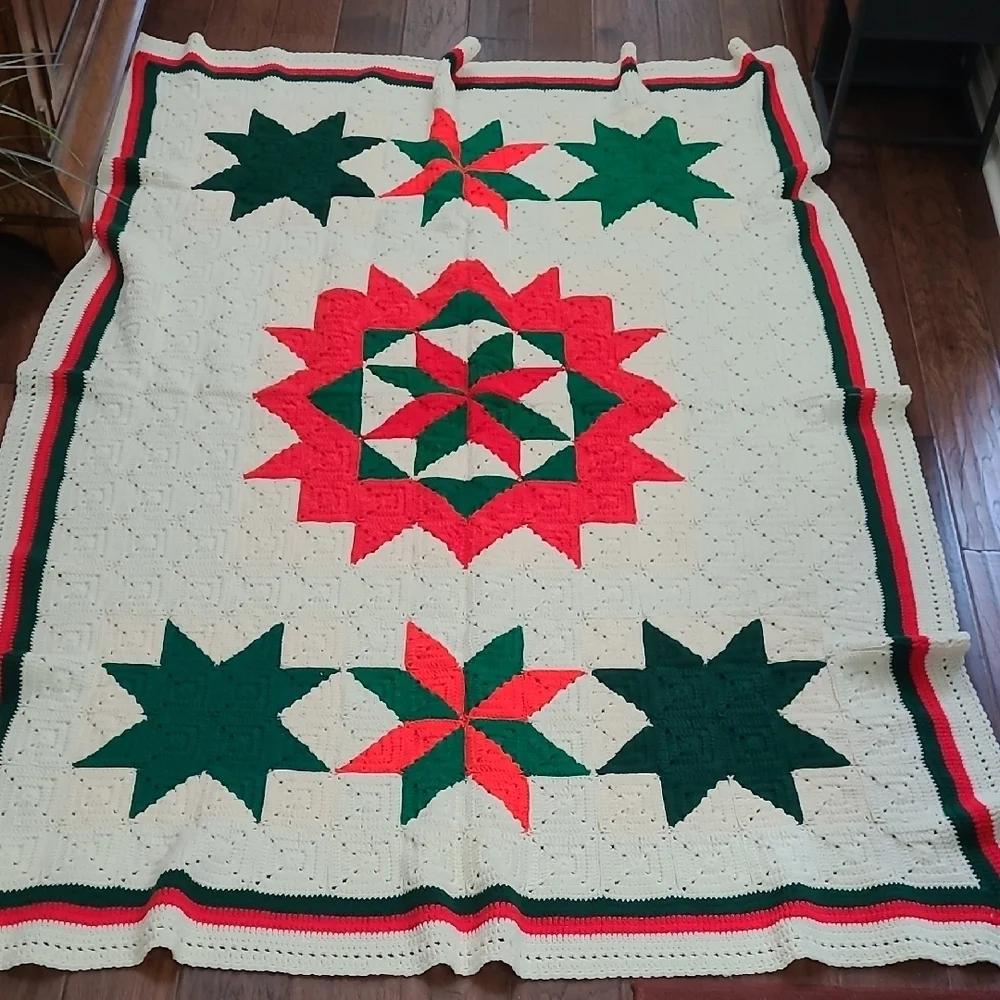 Festive Holiday Crochet Blanket - Red, Green, Cream